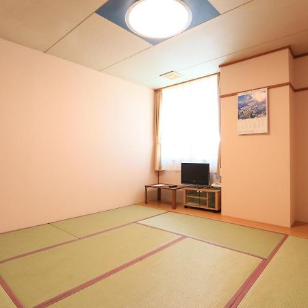 Fuji-Shi Business Hotel Furuiya Ryokan Fuji  Extérieur photo