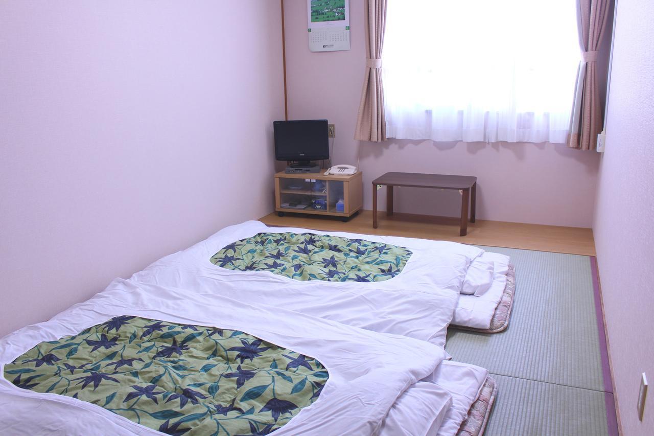 Fuji-Shi Business Hotel Furuiya Ryokan Fuji  Extérieur photo