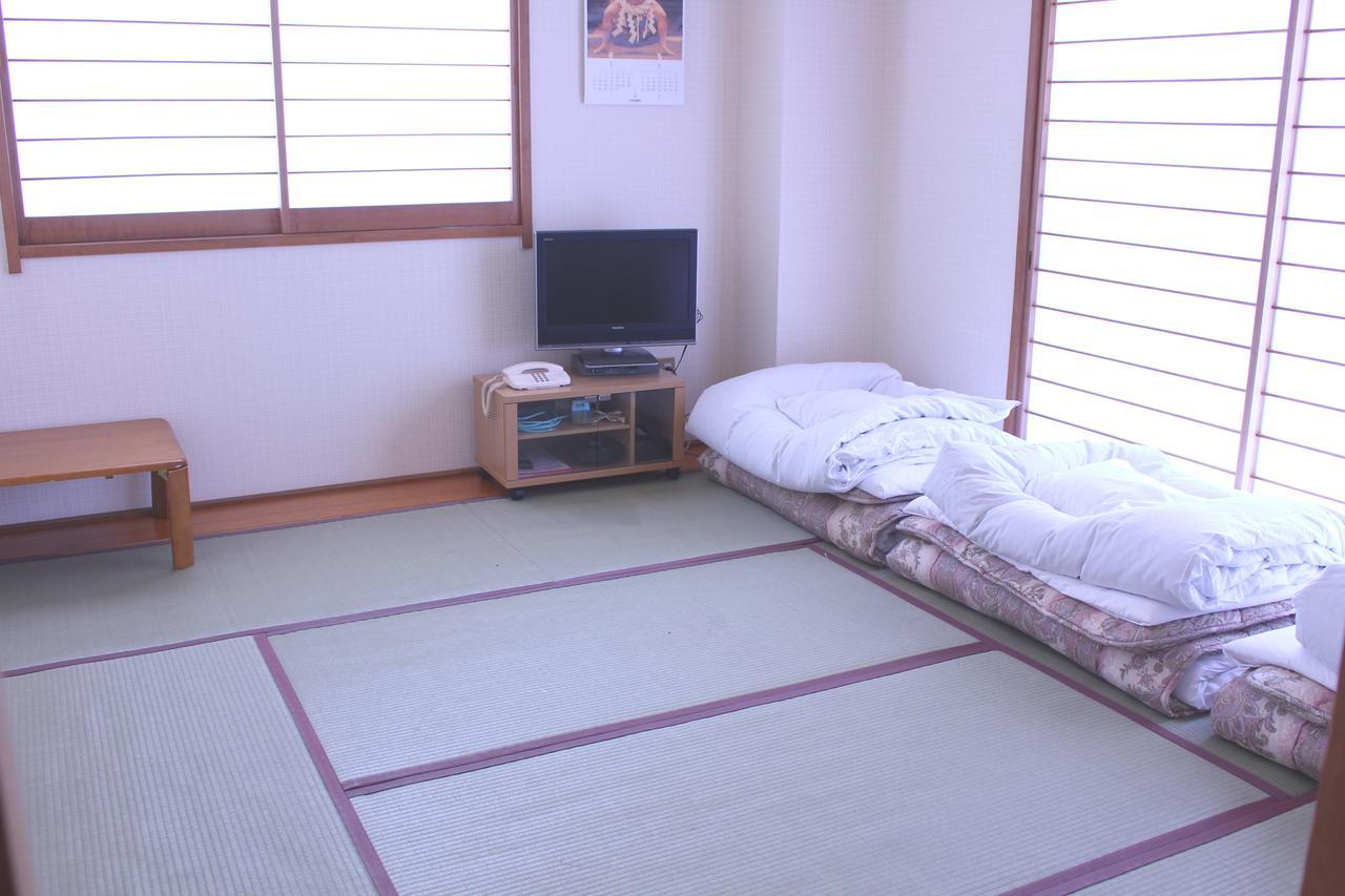 Fuji-Shi Business Hotel Furuiya Ryokan Fuji  Extérieur photo