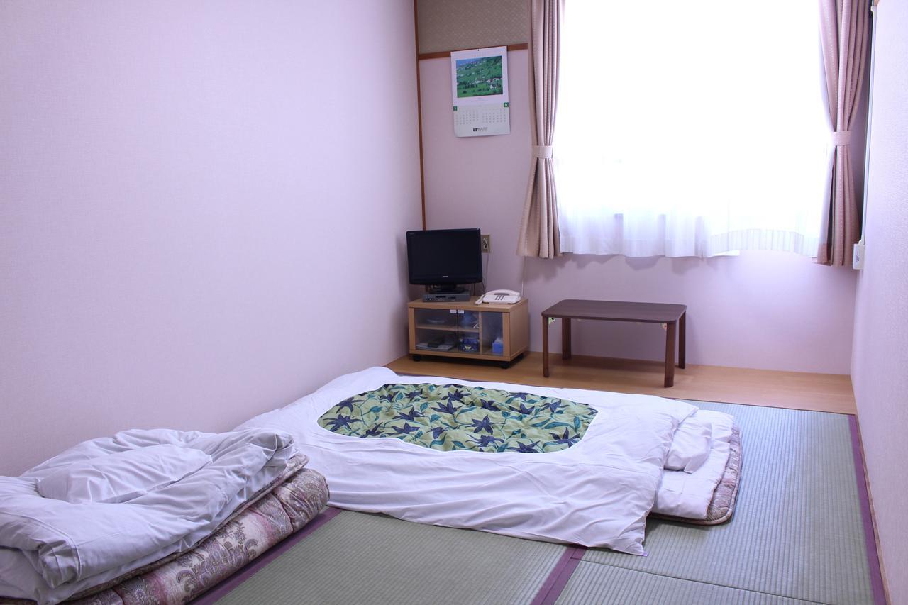 Fuji-Shi Business Hotel Furuiya Ryokan Fuji  Extérieur photo