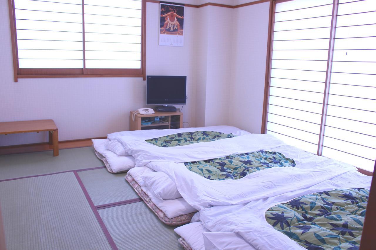 Fuji-Shi Business Hotel Furuiya Ryokan Fuji  Extérieur photo