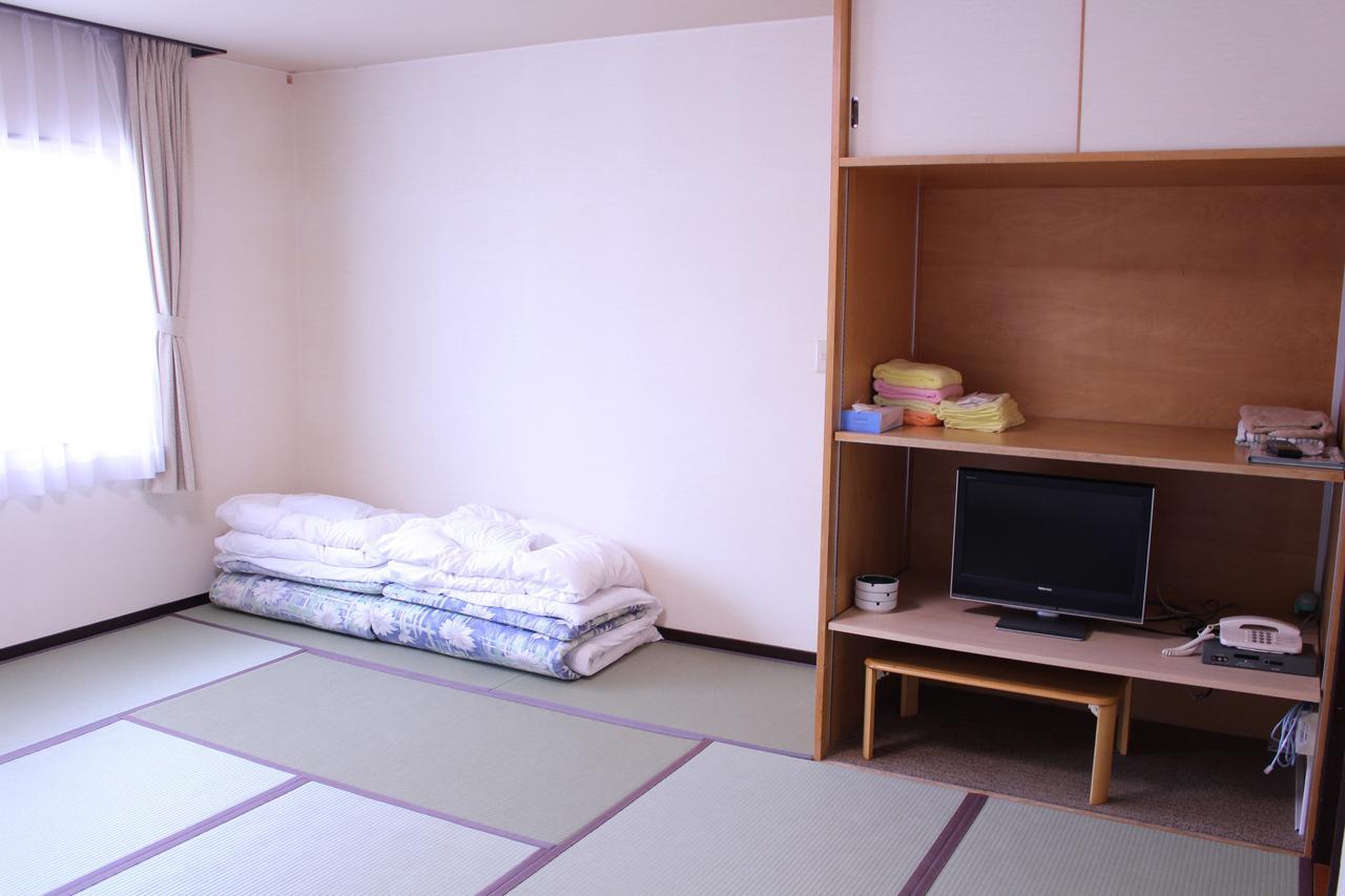 Fuji-Shi Business Hotel Furuiya Ryokan Fuji  Extérieur photo